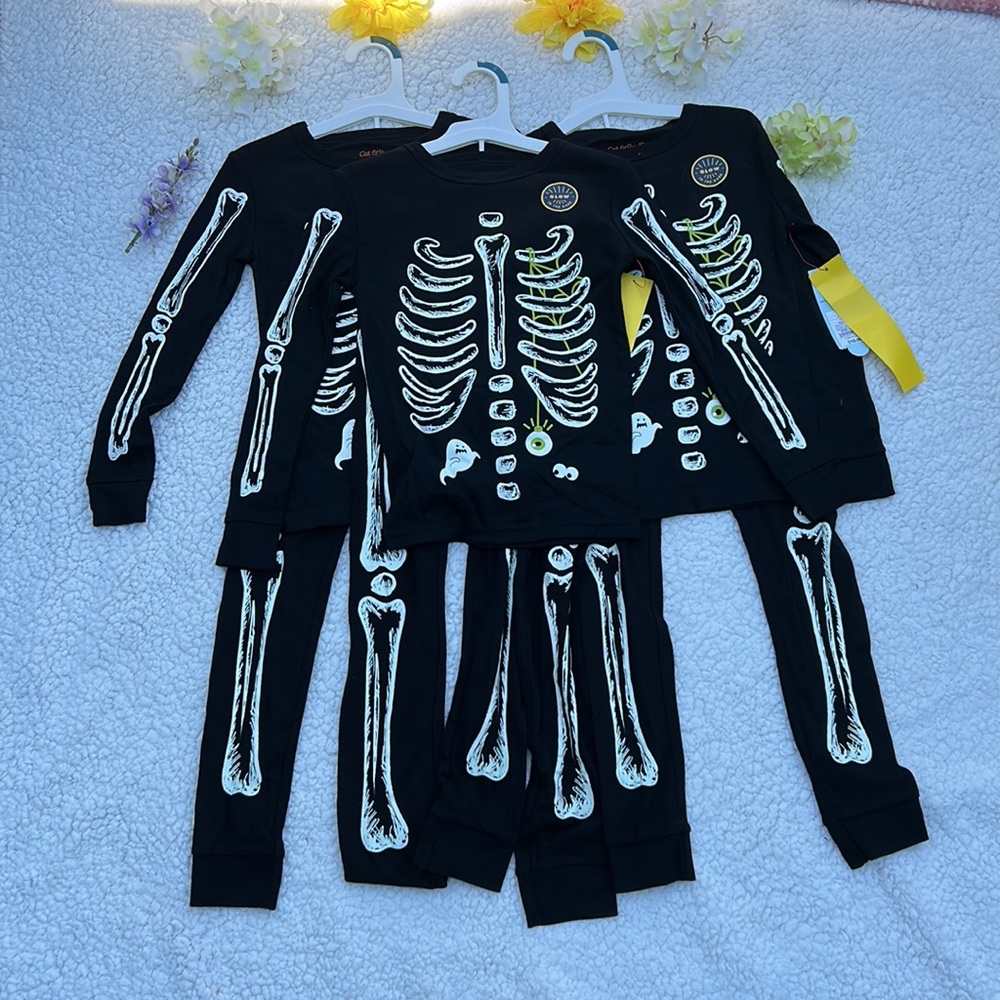 🔥Bundles Pajama’s Glow in the Dark (skeleton)